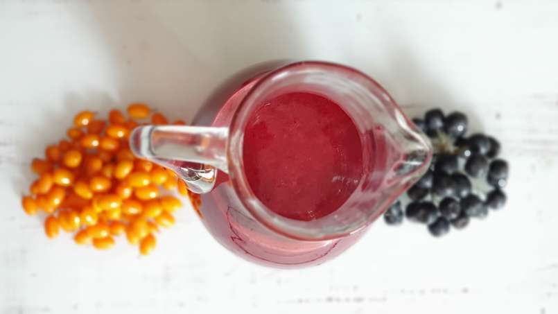 Suco energético de espinheiro-mar e aronia com gengibre, limão e mel, foto 4