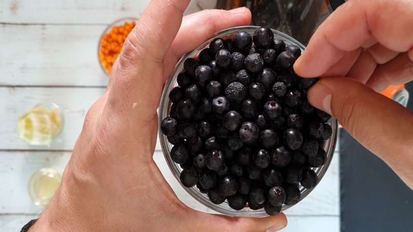 Suco energético de espinheiro-mar e aronia com gengibre, limão e mel, foto 9