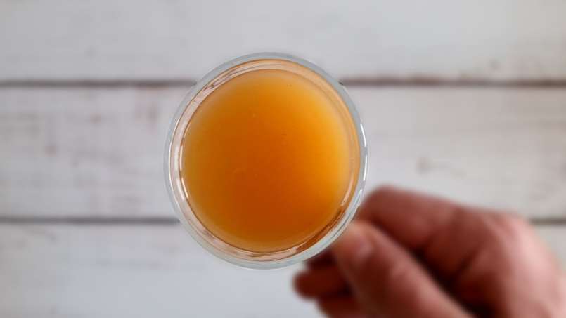 Suco de gengibre com mel, limão, chá verde, cúrcuma, canela e hortelã, foto 11